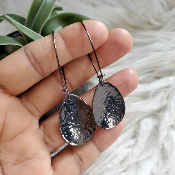Teardrop Shaped Hammered Metal Dangle Earrings - Picture 2 of 4